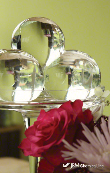 photo of clear water-storing balls in a centerpiece